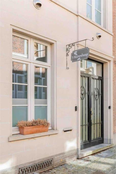 Townhouse Room Herenhuys Eeklo Buitenkant foto
